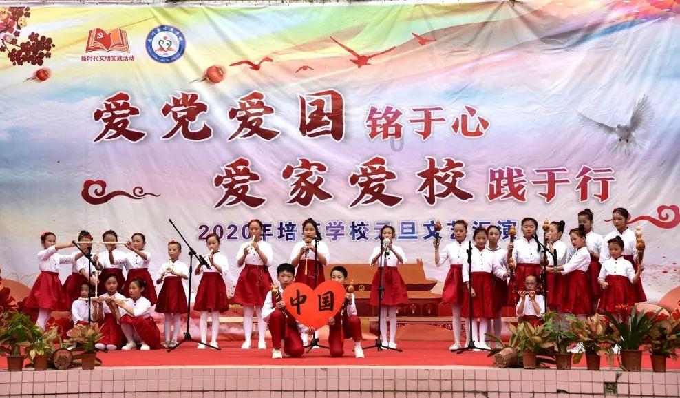一个女网友人告诉我她晚上也需要男人陪什么意思？